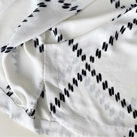 41 Hawthorn Wrap Sleeveless Blouse White and Black with Tie Medium - Picture 7 of 9